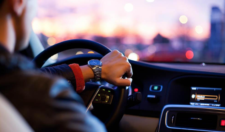 美国多大年龄不能开车?2026年龄限制与老年驾驶规定详解